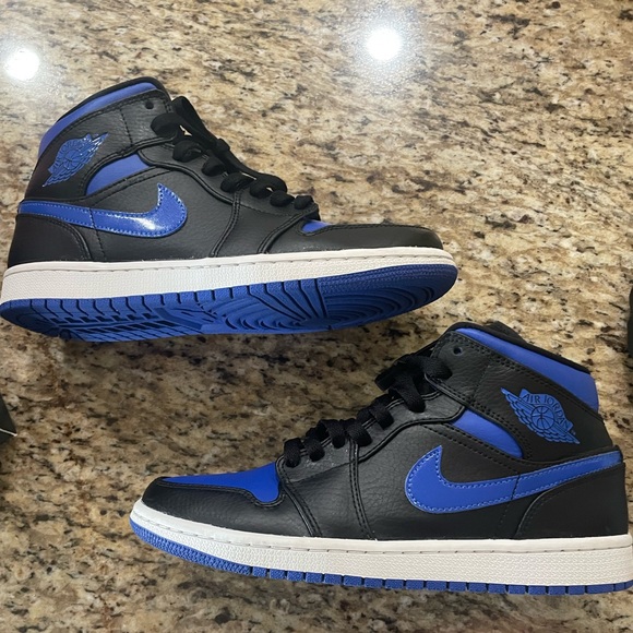 black hyper royal mids